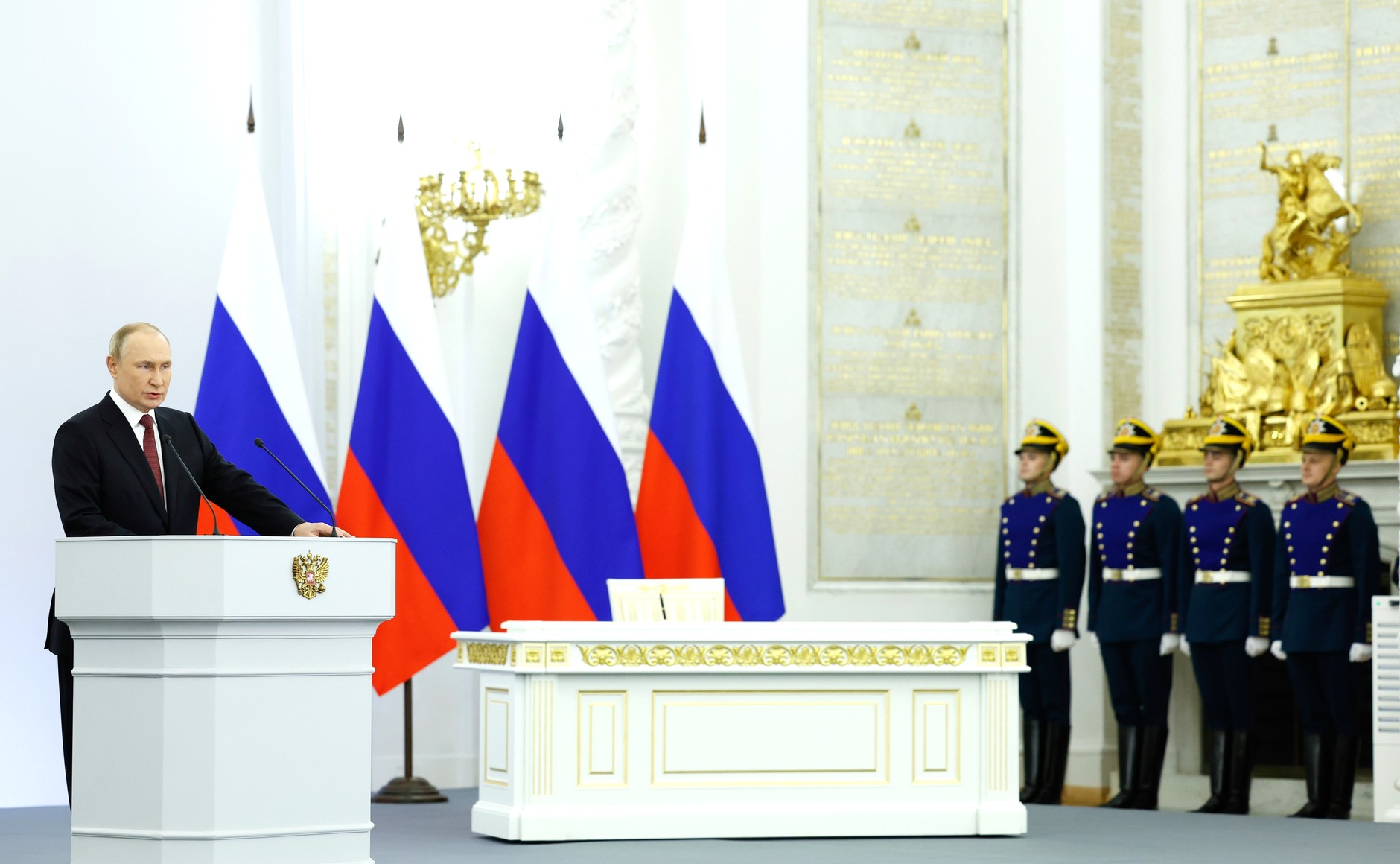 Члены Президиума МСР присутствовали на церемонии подписания договоров и образования новых субъектов Российской Федерации.