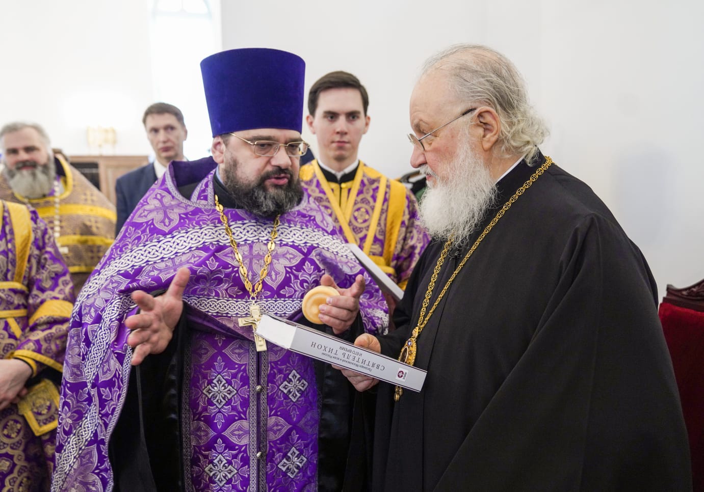 Дар Святейшему Патриарху Московскому и всея Руси Кириллу