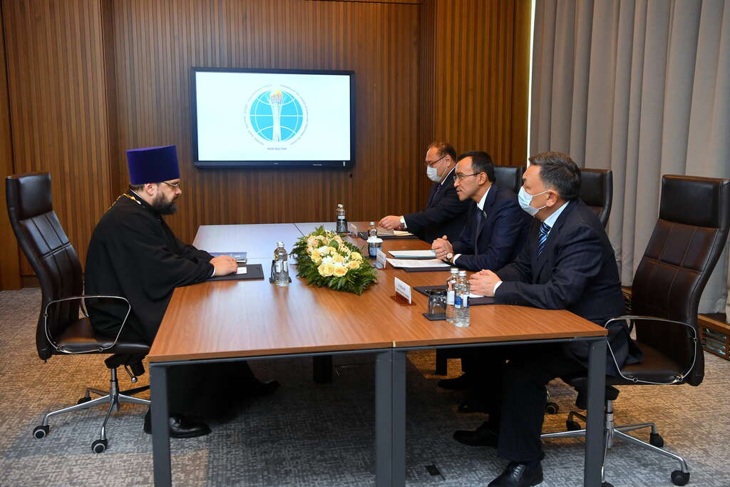 Исполнительный секретарь МСР встретился с председателем Сената Казахстана М.С. Ашимбаевым