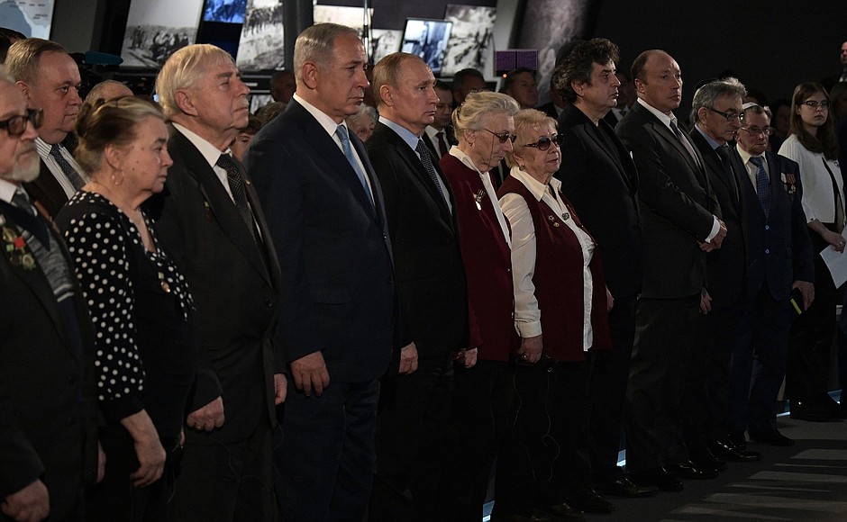 Памятная церемония, посвященная Международному дню памяти жертв Холокоста и годовщине полного освобождения Ленинграда от фашистской блокады