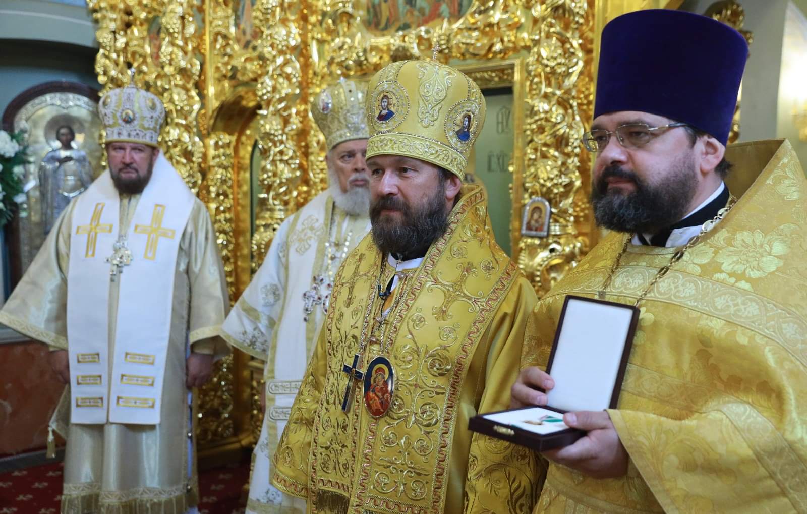Исполнительному секретарю МСР священнику Димитрию Сафонову вручена Патриаршия награда