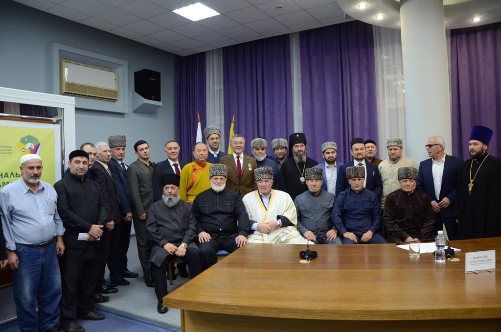 В Элисте прошел круглый стол «Укрепление межконфессиональных отношений  в Республике Калмыкия».