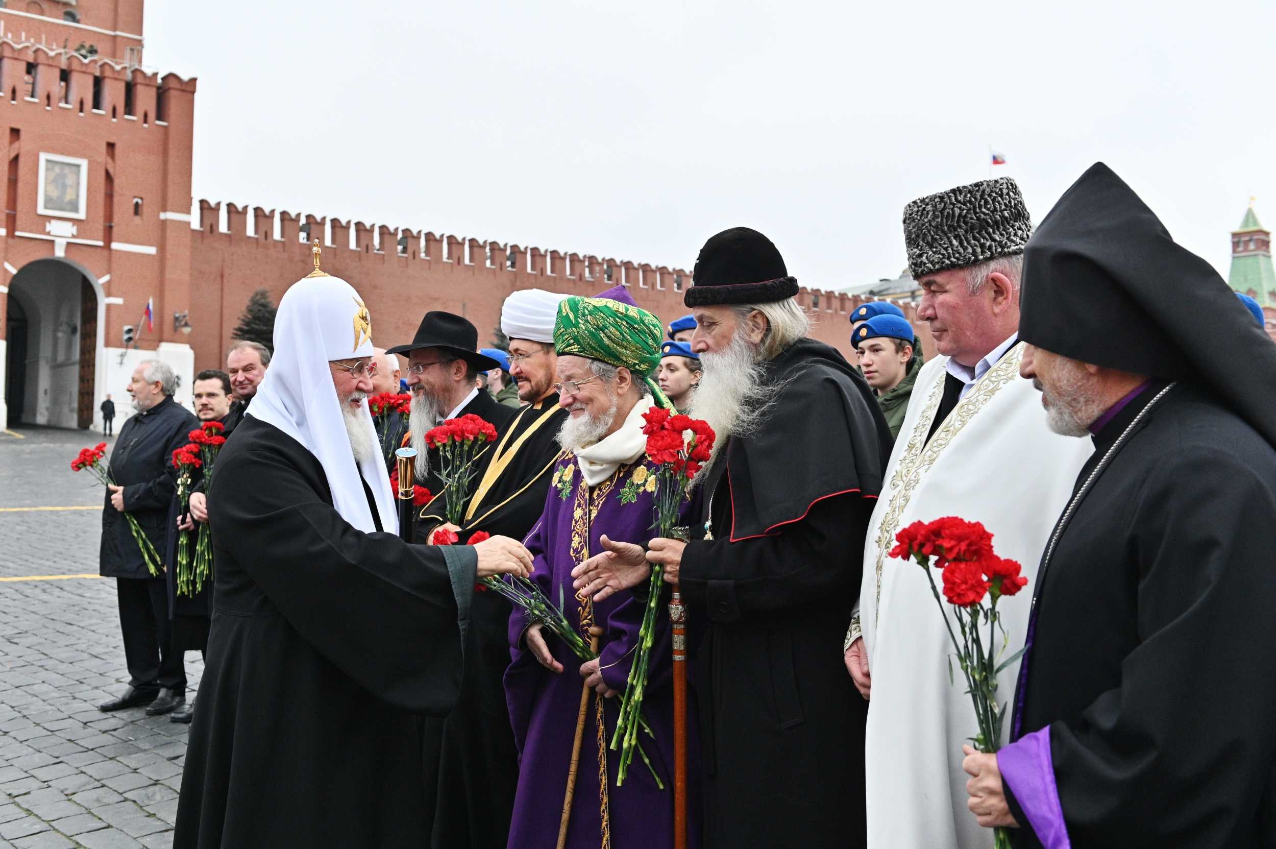 Главы религиозных общин России приняли участие в праздновании Дня народного единства