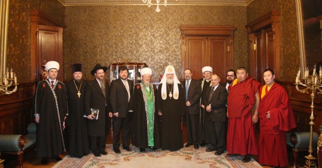 23 декабря 1998 года было принято решение об образовании Межрелигиозного совета России