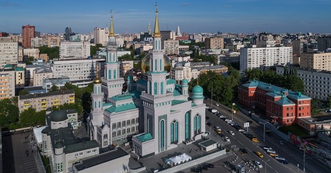 В Московской соборной мечети прошла первая общедоступная пятничная молитва