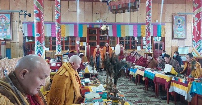 Буддисты продолжают отмечать восточный новый год 15-дневным молебном