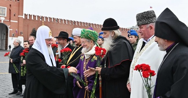 Главы религиозных общин России приняли участие в праздновании Дня народного единства