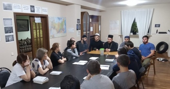 Члены мусульманской и православной общин городского округа Истра посетили реабилитационный центр «Иман»